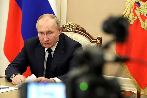Путин призвал заниматься вопросами кибербезопасности в банковской сфере