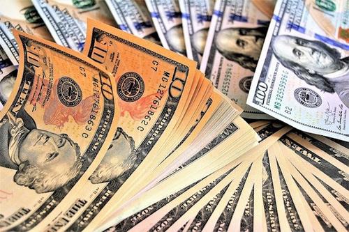 В Конгрессе США заявили о возможных негативных последствиях американских санкций для доллара