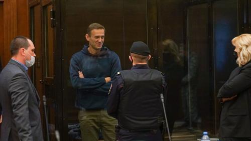 «Пока, не грусти, все будет хорошо!». Суд вынес решение по делу Алексея Навального 