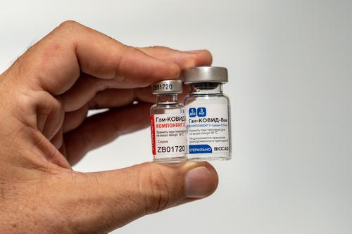 Lancet опубликовал результаты третьей фазы испытаний  вакцины «Спутник V» 