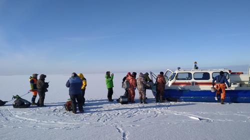 В Ленобласти cо льдины спасли 14 рыбаков