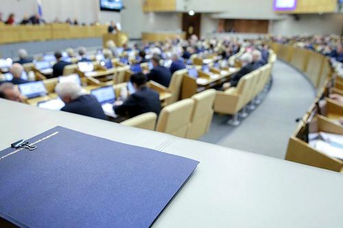 Госдума приняла законопроект о лицах, контролирующих финансовые организации