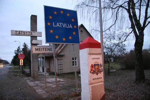  В Латвии ввели новые временные рамки на пересечение страны