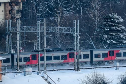 Сбой в движении электричек произошёл утром на Курском направлении. Пассажиры сообщили - час сидят в поезде в Бутово