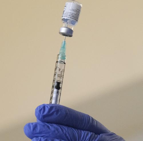 Байден заявил о «гигантских»  проблемах в распространении вакцины от коронавируса 
