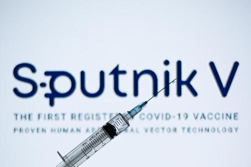 Президент Сербии Вучич выразил России благодарность за поставки вакцины «Спутник V»