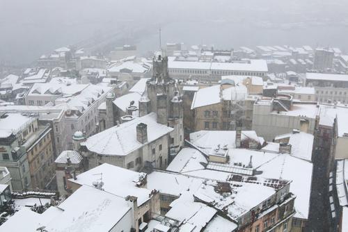 Снегопад парализовал движение в Стамбуле и Анкаре
