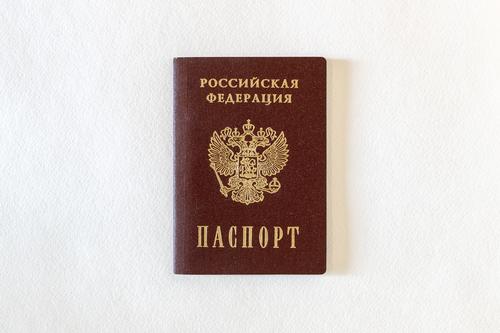 Песков оценил идею Михалкова лишать гражданства за призыв к санкциям против России