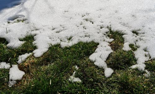 Сильный снегопад в Сочи продолжается, продлено штормовое предупреждение