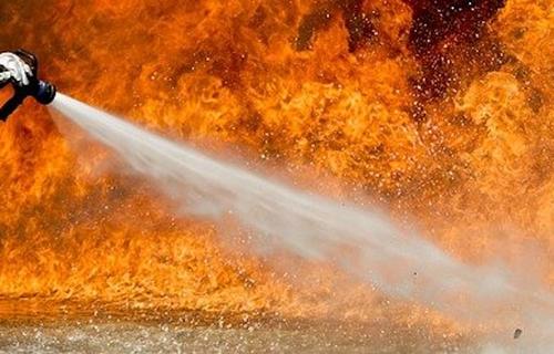 Трое детей погибли при пожаре в жилом доме в Кирове