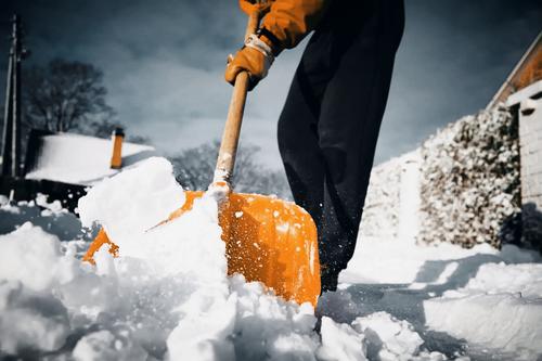 В Ленобласти бизнесмен устроил стрельбу из-за уборки снега
