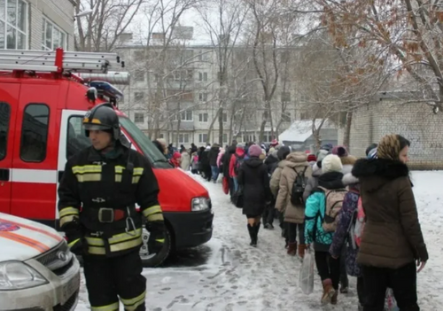 Более 3 тыс. школьников эвакуировали в Хабаровске