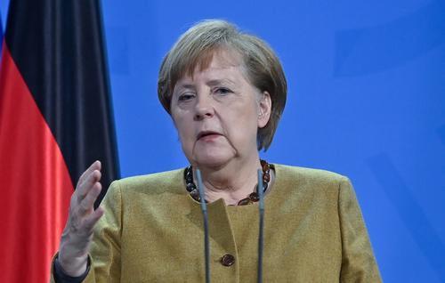 Меркель сообщила, что Германия столкнулась с третьей волной коронавируса