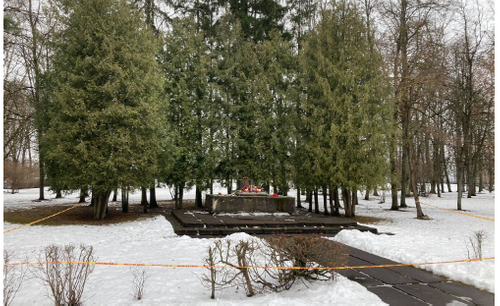 В латвийском городе Екабпилсе варвары разрушили советский воинский мемориал