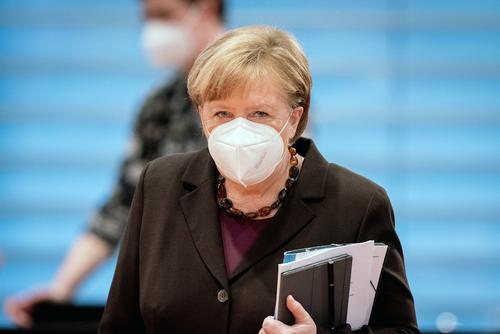 Меркель выступила против особых условий для сделавших прививку от COVID-19 граждан
