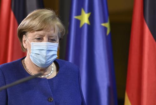 Меркель сообщила о договоренности лидеров ЕС ввести сертификаты о вакцинации  