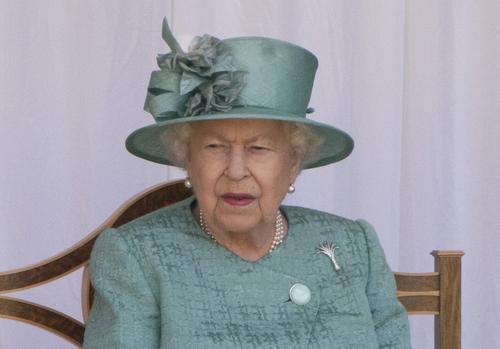 Королева Елизавета II сравнила пандемию COVID-19 с чумой