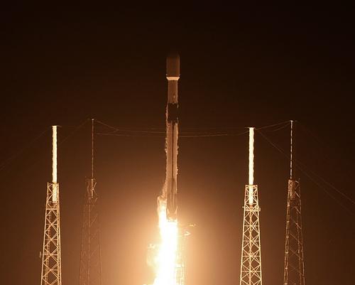 Запуск ракеты-носителя Falcon 9 отменили примерно за полторы минуты до старта