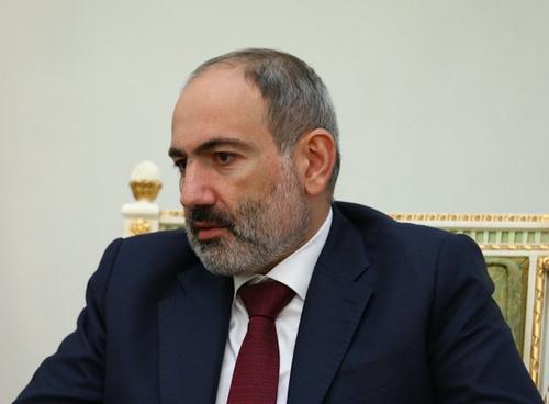 Противники Пашиняна ворвались в здание правительства в Ереване