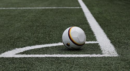 ФИФА внесла уточнения в правила игры рукой при атаке команды 