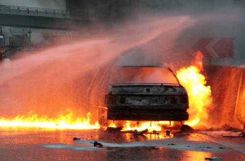 В Туле 13 автомобилей сгорели при пожаре на автостоянке