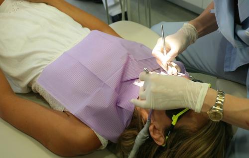 Мясников рассказал, что болезни зубов могут привести к развитию рака