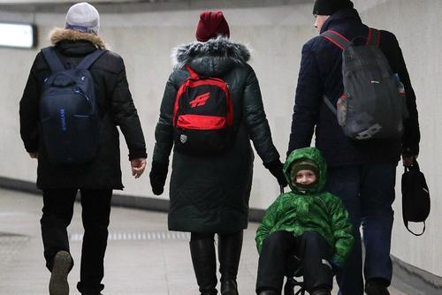 В Госдуме предлагают упростить порядок выезда детей за границу