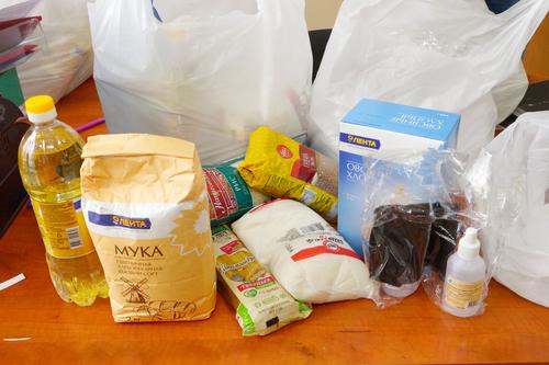 Посетители челябинских супермаркетов смогут помочь малоимущим семьям