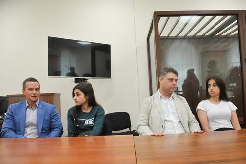 Адвокат: возбуждено уголовное дело против отца сестер Хачатурян