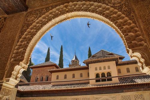 Испания сможет открыть границы для привитых от коронавируса туристов в мае