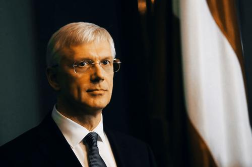 Премьер-министр Латвии настаивает на отмене ВНЖ за вложения в недвижимость