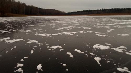 Припайный лед стал опасен для рыбаков Приморья