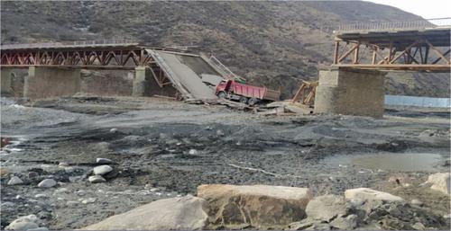 Мост обрушился в Дагестане, пострадал человек
