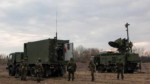Украинские СМИ: РЭБ российских войск начали глушить средства связи ВСУ в Донбассе