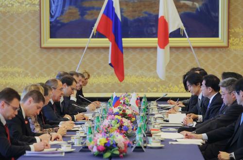 Япония намерена участвовать в совместных военных учениях Украины и НАТО 
