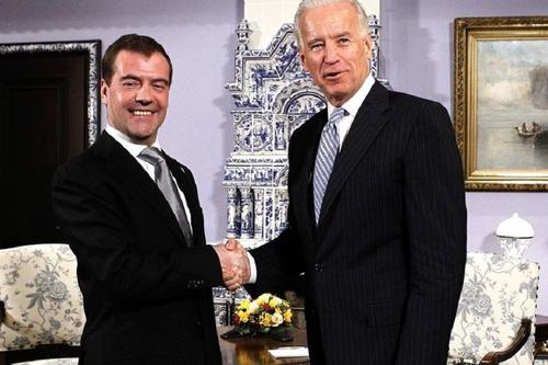Медведев заявил, что время не пощадило Байдена