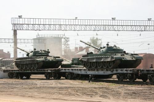 ВСУ сосредоточили в Донбассе 90-тысячную группировку и до 450 танков
