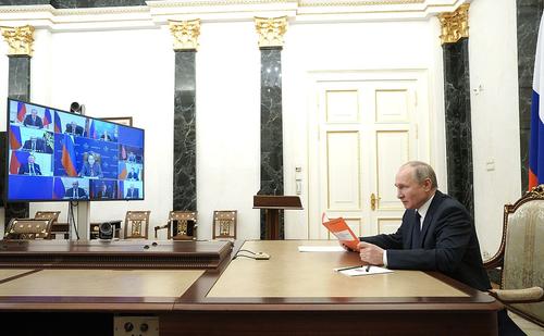 Путин: «Вакцинация — дело добровольное. Я намерен сделать это завтра»