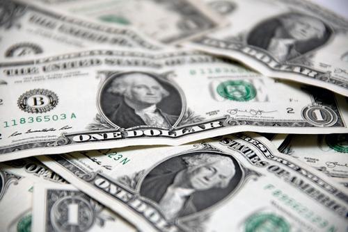 Политолог Суздальцев оценил вероятность ухода от использования доллара