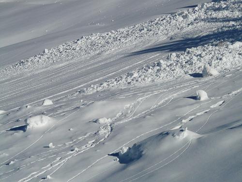 Девочка, оказавшая под снегом при сходе лавины в Хибинах, сегодня умерла