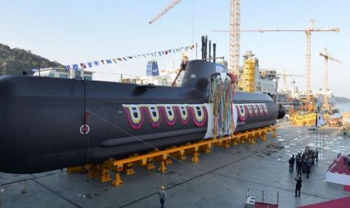 Турция построила свою первую подводную лодку