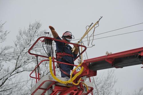 Энергетики восстановили энергоснабжение в Адыгее, нарушенное снегопадом