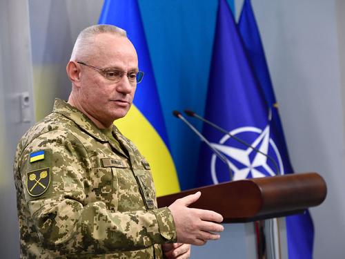 Руслан Хомчак намекнул, что украинская армия готова наступать в Донбассе, но опасается вмешательства ВС РФ