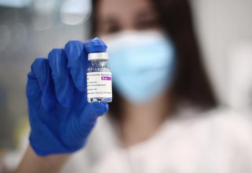 Вакцину против коронавируса AstraZeneca переименовали