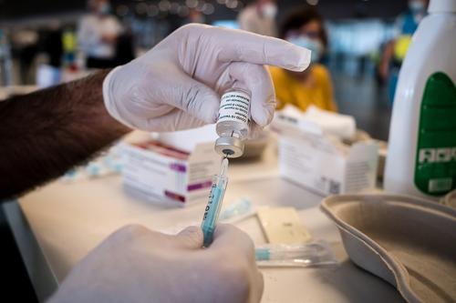 В Нидерландах женщина скончалась после прививки AstraZeneca