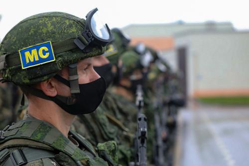 Украинская военная разведка: Россия якобы готовится ввести в Донбасс регулярные части
