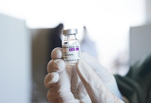 Австралиец попал в больницу после прививки вакциной AstraZeneca