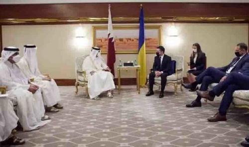 Делегация президента Украины Зеленского нарушила правила этикета во время визита в Катар