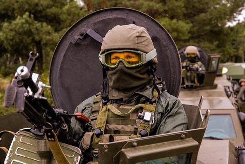 Политолог Стариков: вероятное наступление ВСУ в Донбассе может привести к краху украинской власти