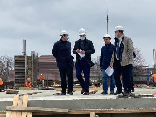 Депутаты ЗСК проинспектировали ход строительных работ в старокорсунской школе